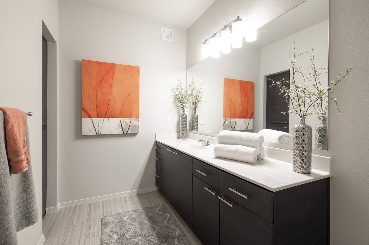 Liv Ahwatukee - Photo 4 of 22