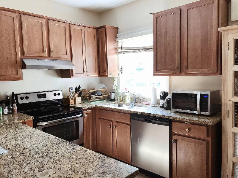 1901 Tulip St - Photo 2 of 8