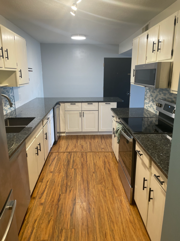 326 14th Ave S #1B - Photo 6 of 15