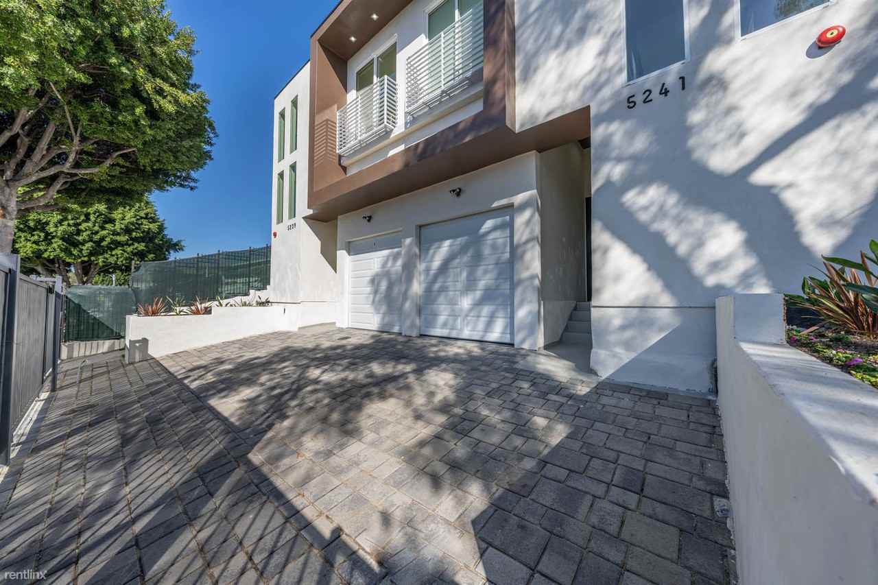 5239 Huntington Dr N - Photo 3 of 10