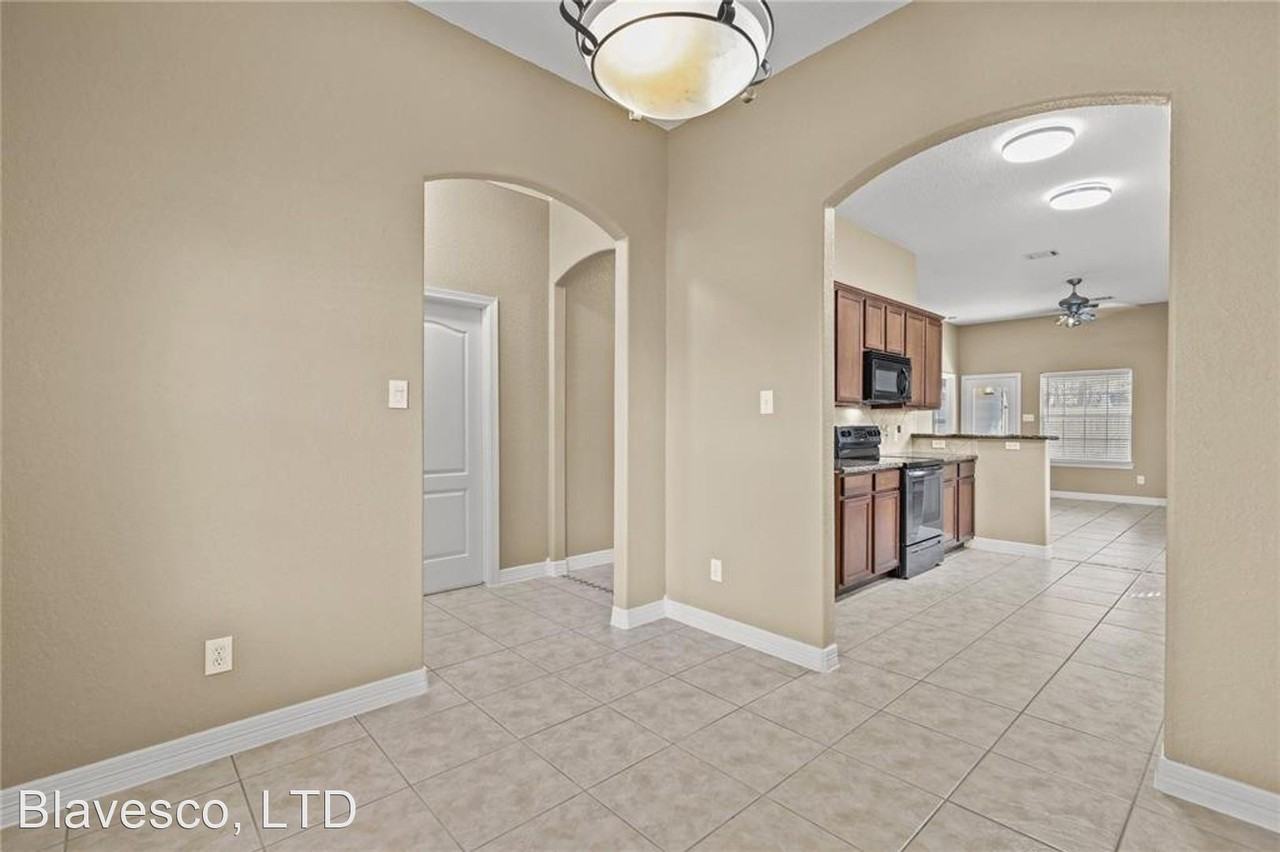 3818 Springcrest - Photo 3 of 23