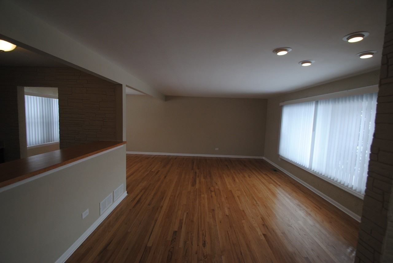 545 Andy Dr - Photo 2 of 6