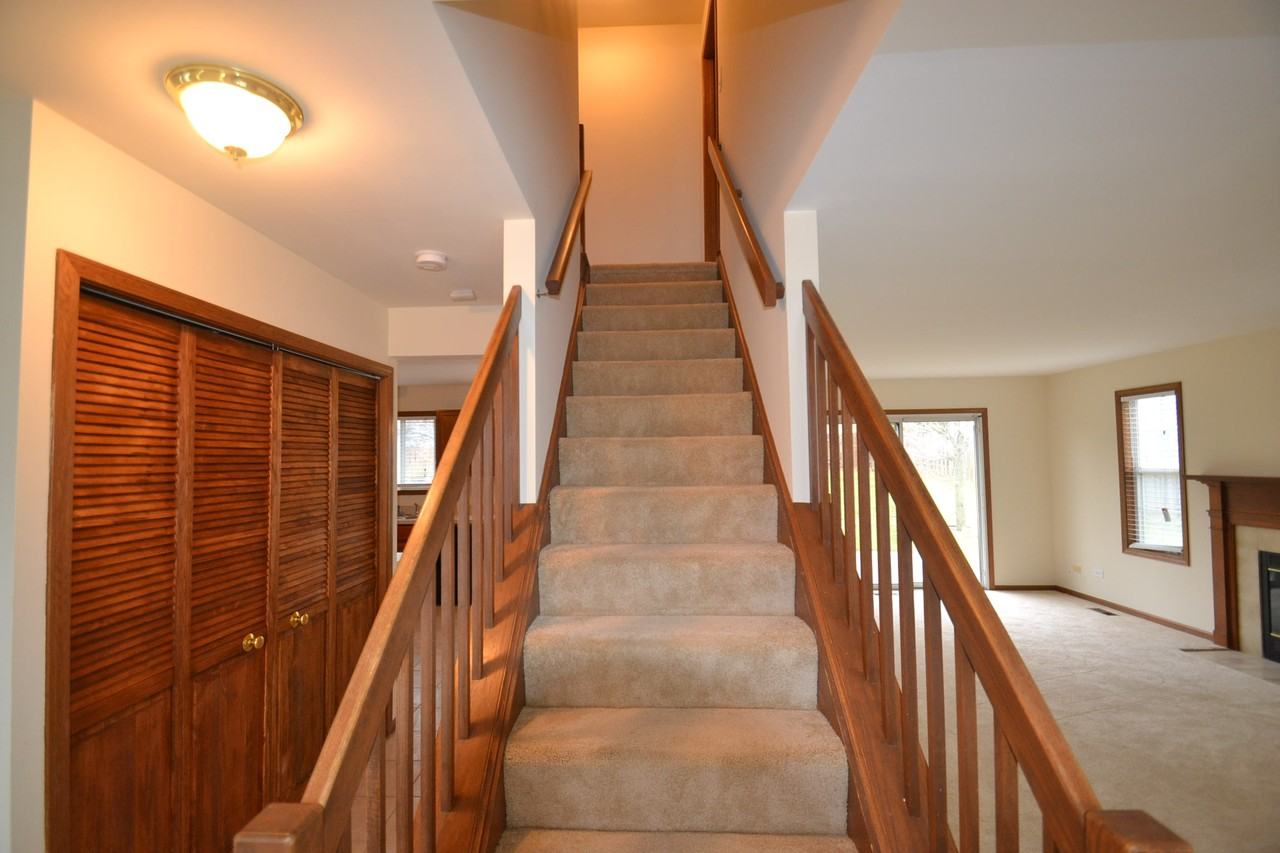 710 Malcolm Ln - Photo 3 of 8