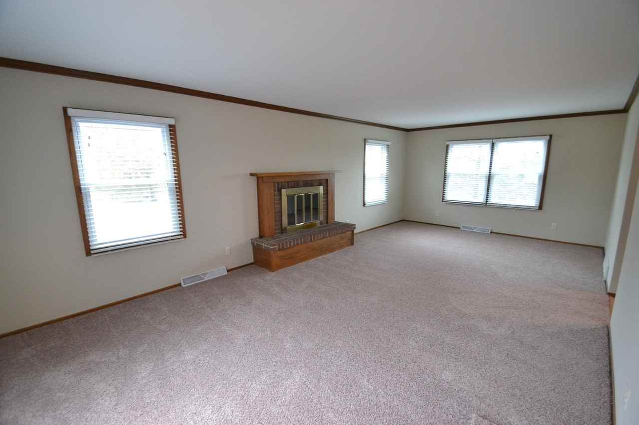 3N488 Ridge Dr - Photo 2 of 11