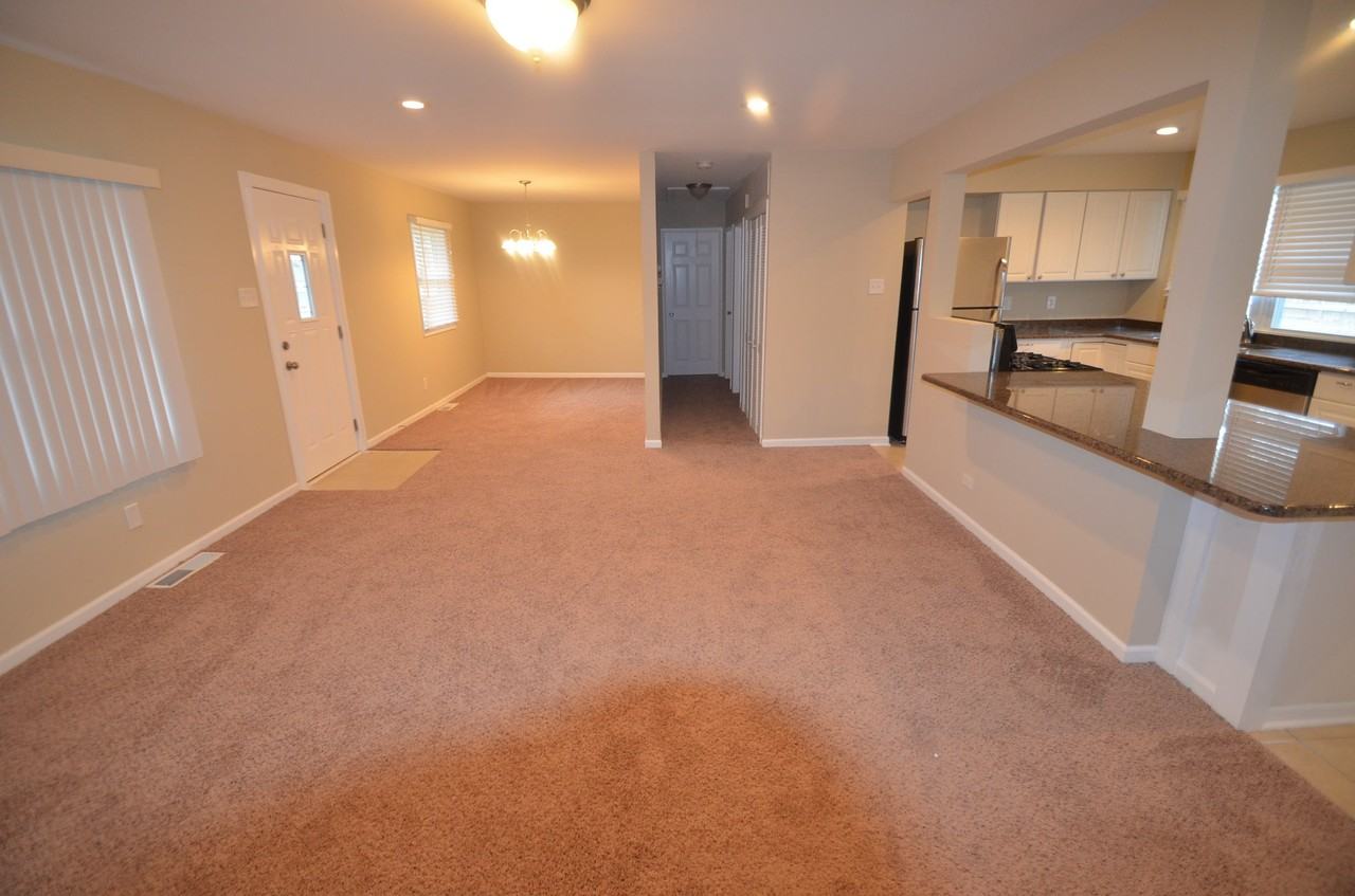 1400 63rd Pl - Photo 2 of 6