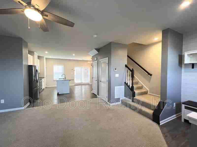 4305 Sconce - Photo 3 of 23