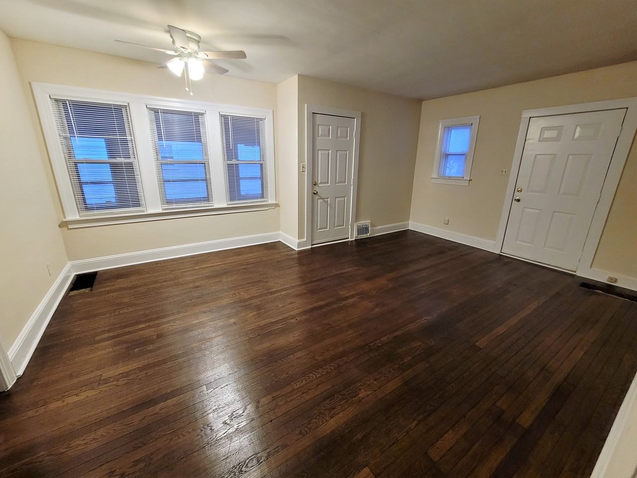 425 Priscilla St - Photo 2 of 10