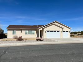 featured image of 421 Gold Canon Rd