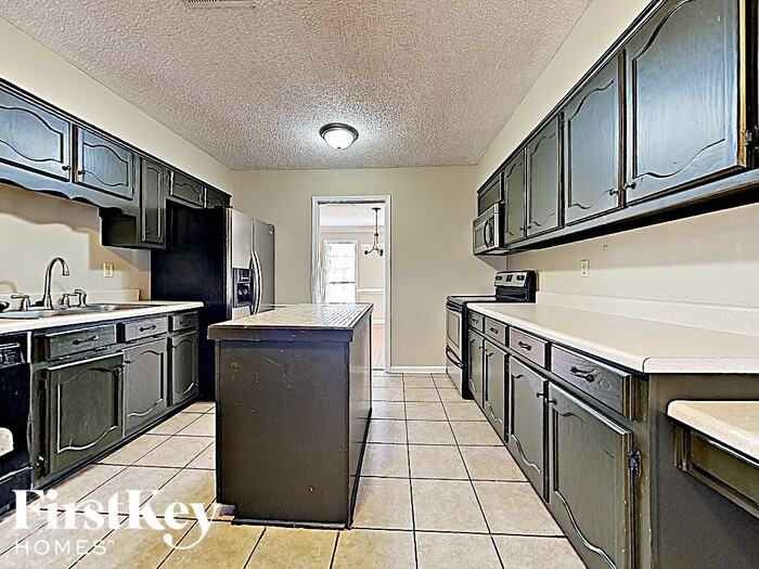 3718 Old Creek Cv - Photo 3 of 17