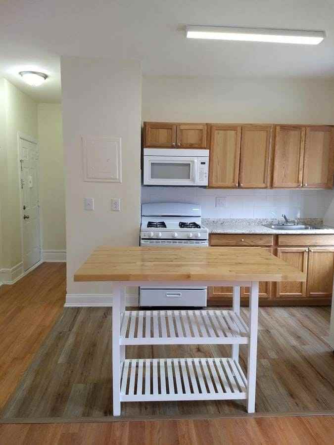 429 Fairmount Ave #204
