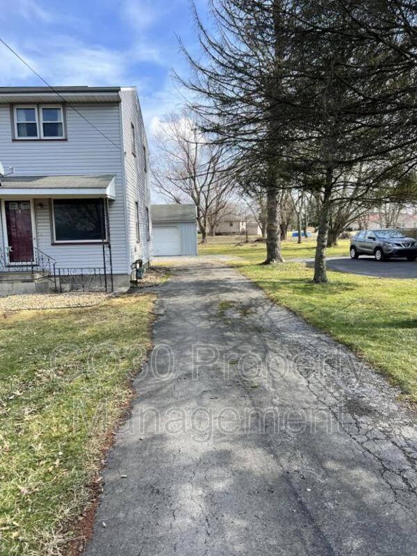 9911 9911 Struthers Road - Photo 2 of 36