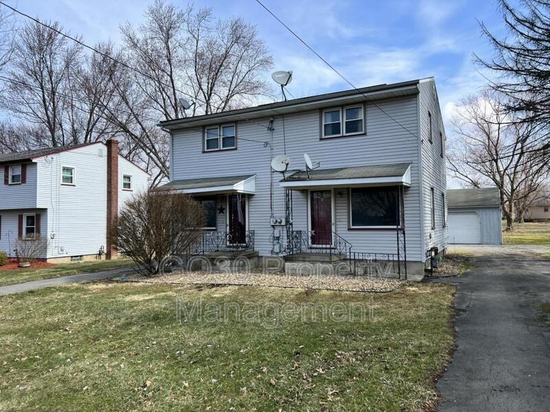 9911 9911 Struthers Road - Photo 3 of 36