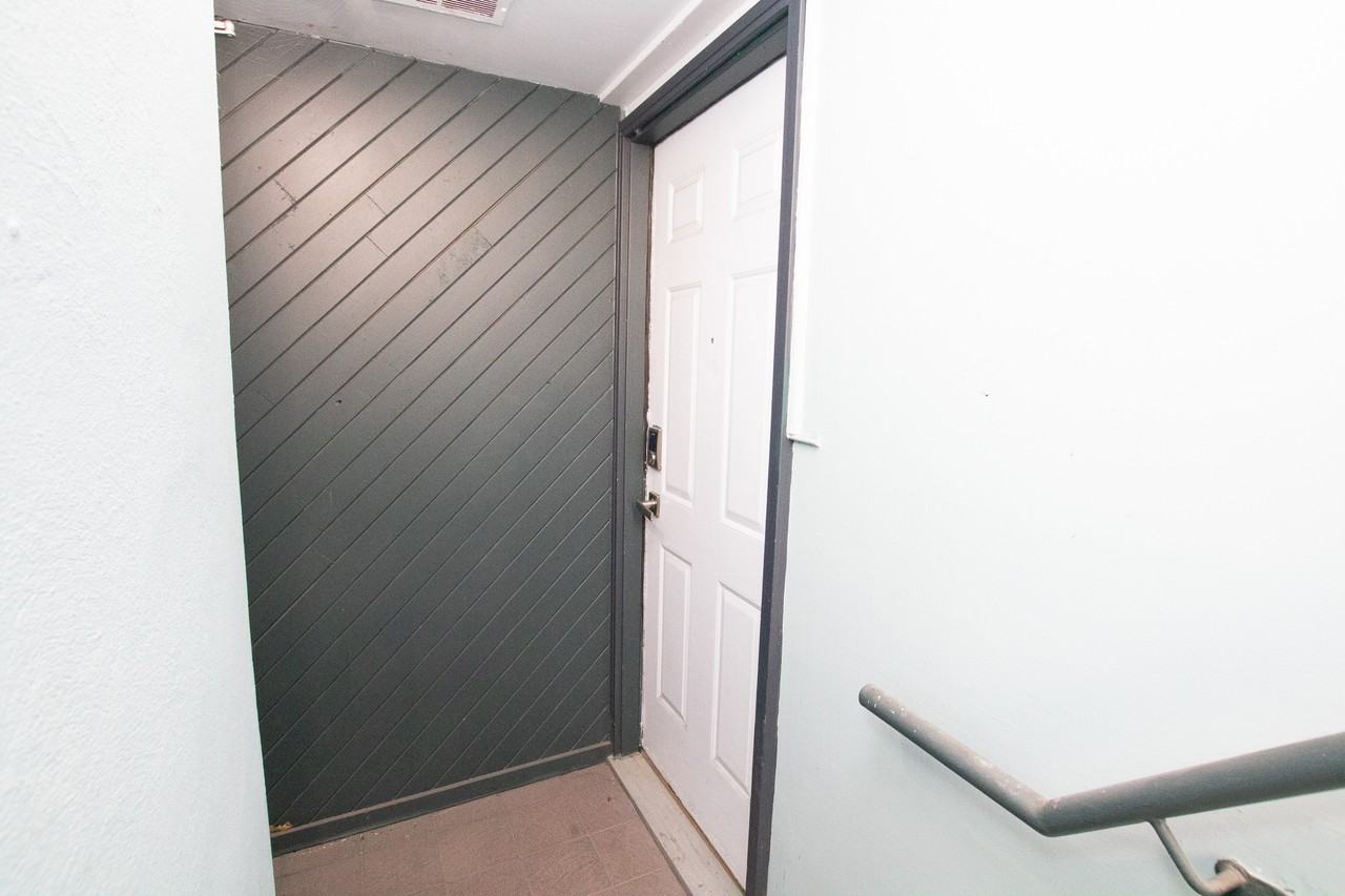 232 Rue Wilbrod Street #1 - Photo 3 of 22