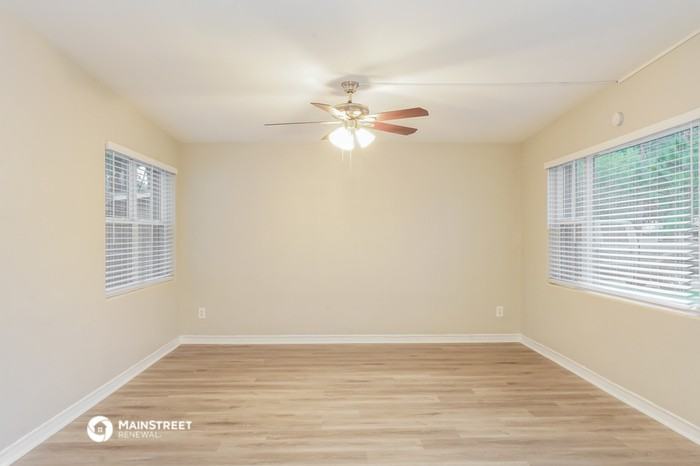 1502 Mary Jean Ave - Photo 3 of 16