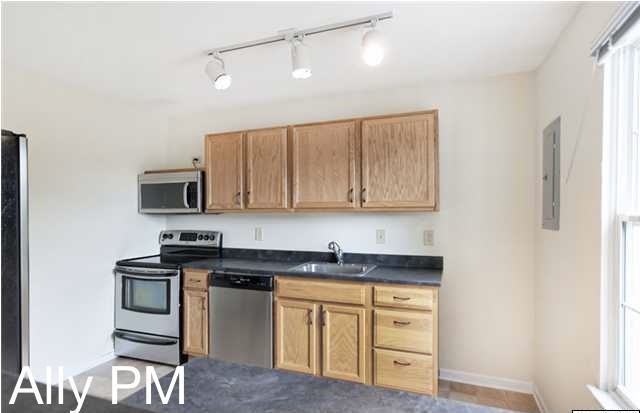 1313 Villa Way D #D - Photo 4 of 13