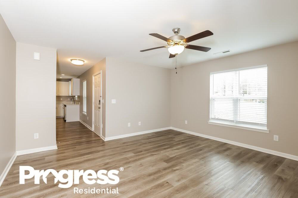 223 Caddel St - Photo 2 of 11