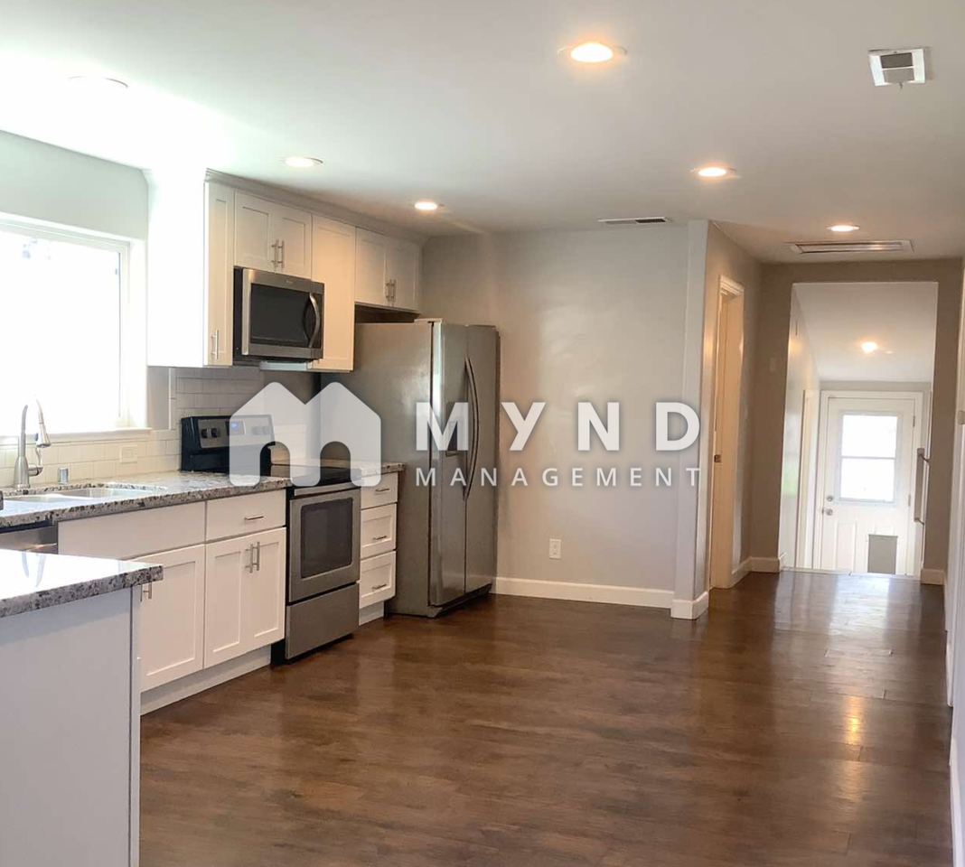 6700 18th Ave - Photo 2 of 6