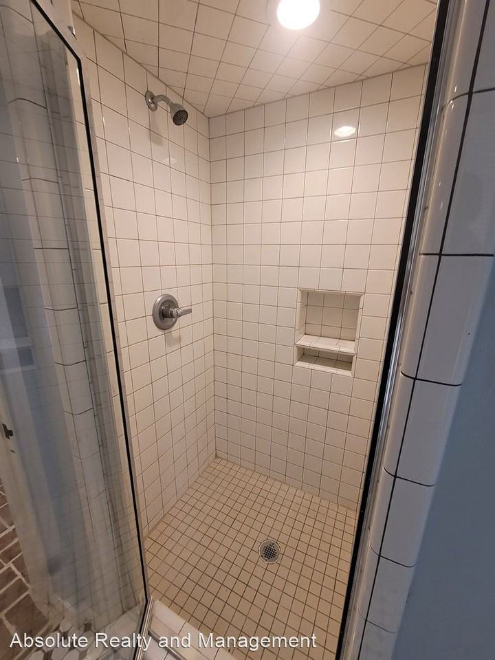 1407 Broadway St #D - Photo 3 of 3