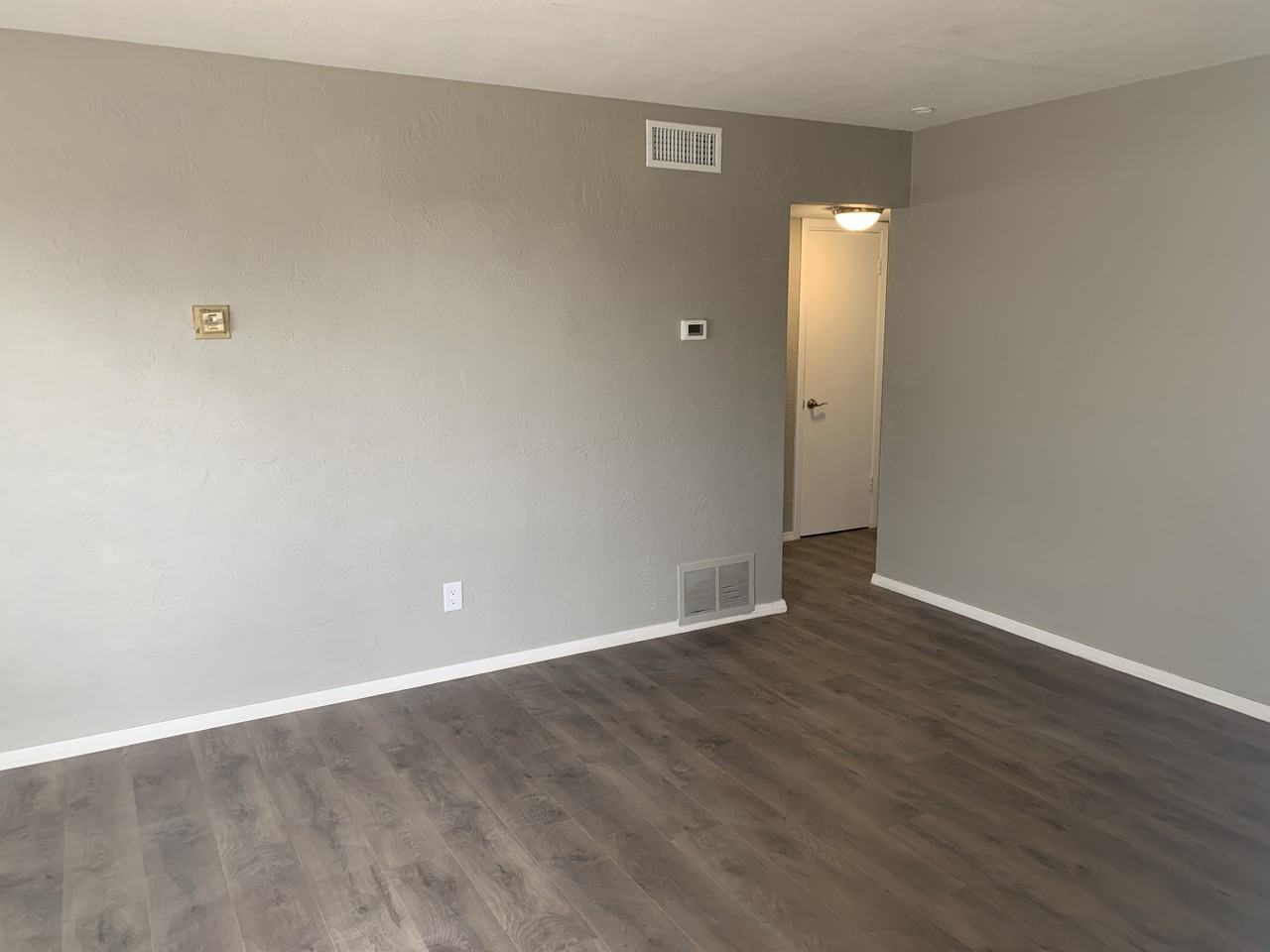 10220 Candelaria Rd Ne - Photo 4 of 10