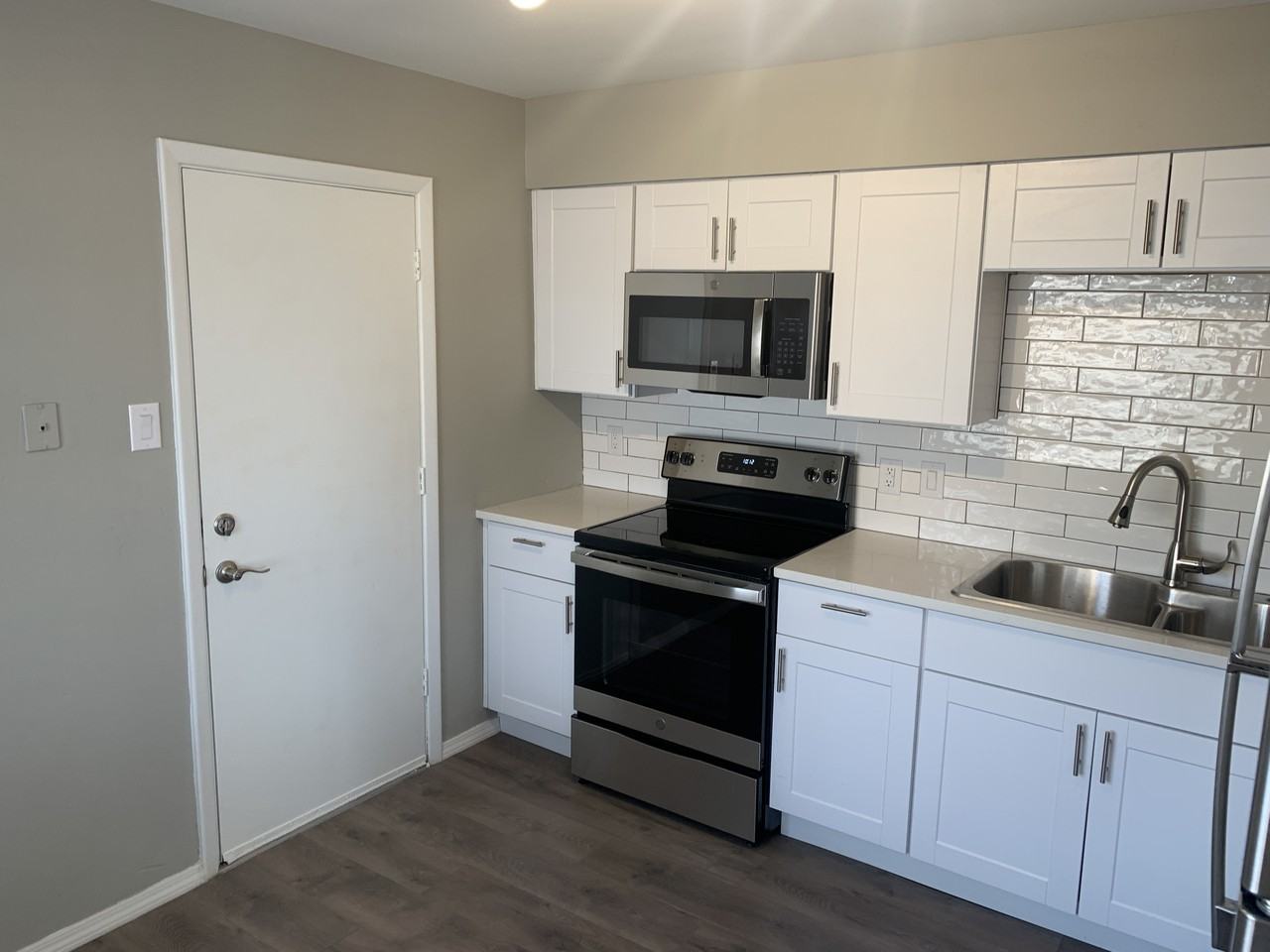 10220 Candelaria Rd Ne - Photo 5 of 10