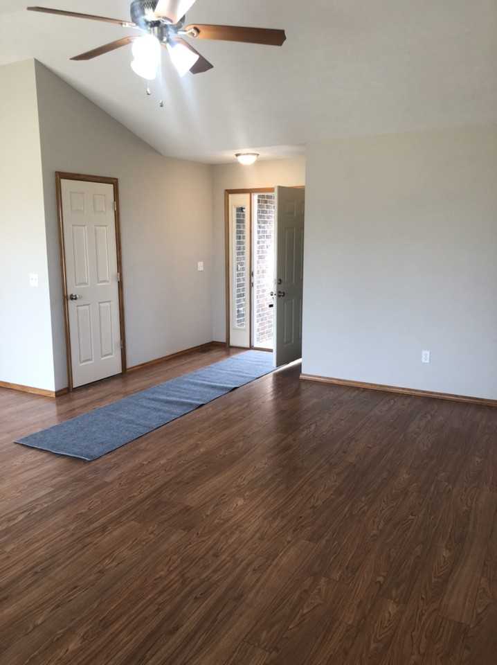 765 Stanford St - Photo 3 of 20