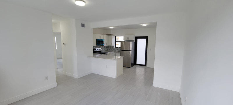 2465 Nw 35th St - Photo 3 of 13