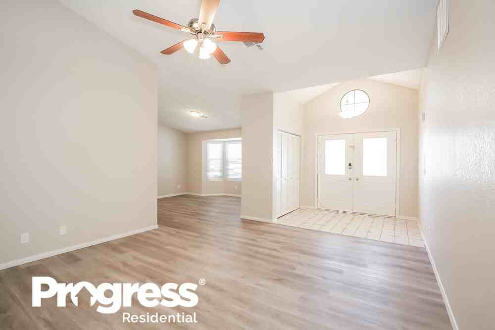 4916 Rancho Bernardo Way - Photo 3 of 16