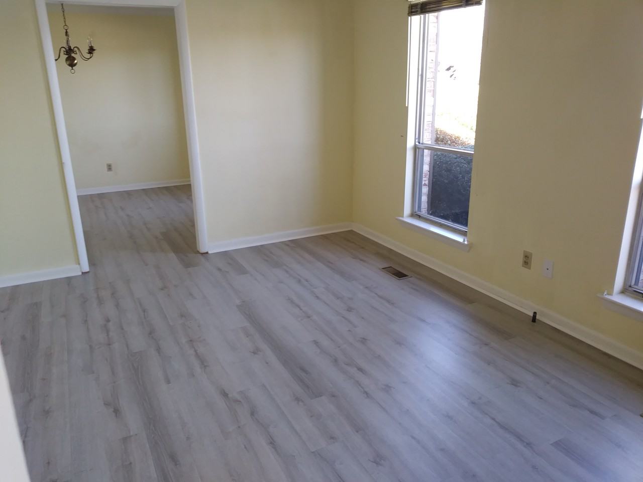 2512 Sharron Drive - Photo 7 of 32