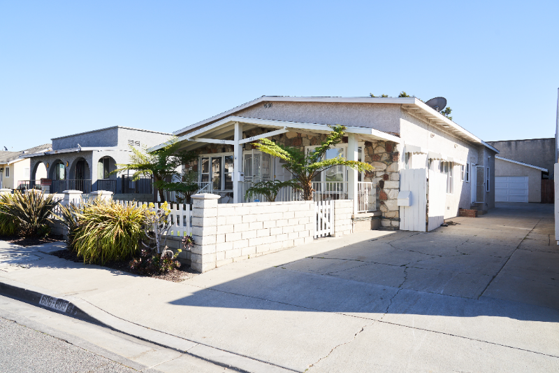 606 E Realty St - Photo 2 of 29