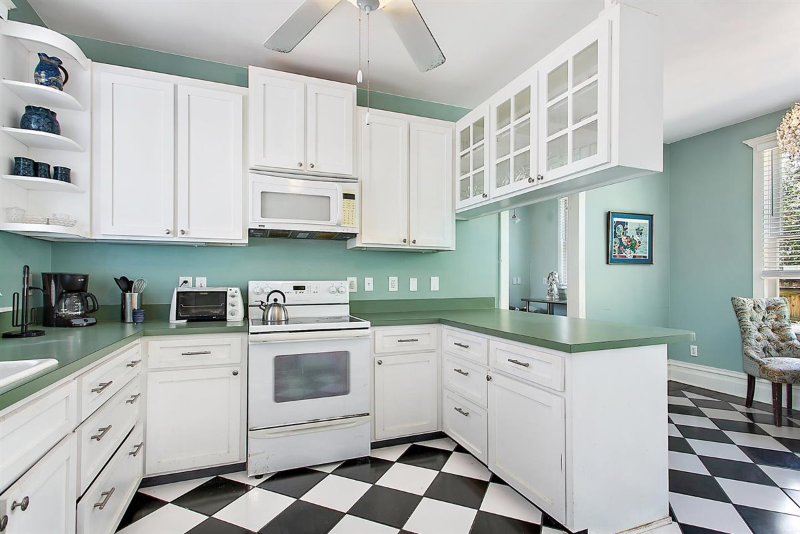 1537 Silver St - Photo 3 of 9