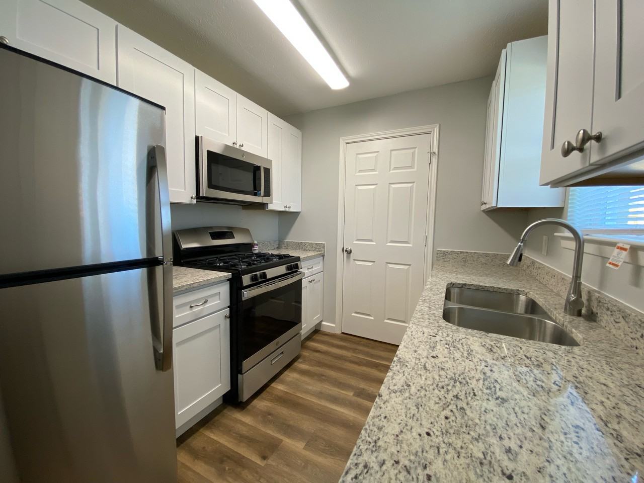 1336 E Park Dr - Photo 2 of 25