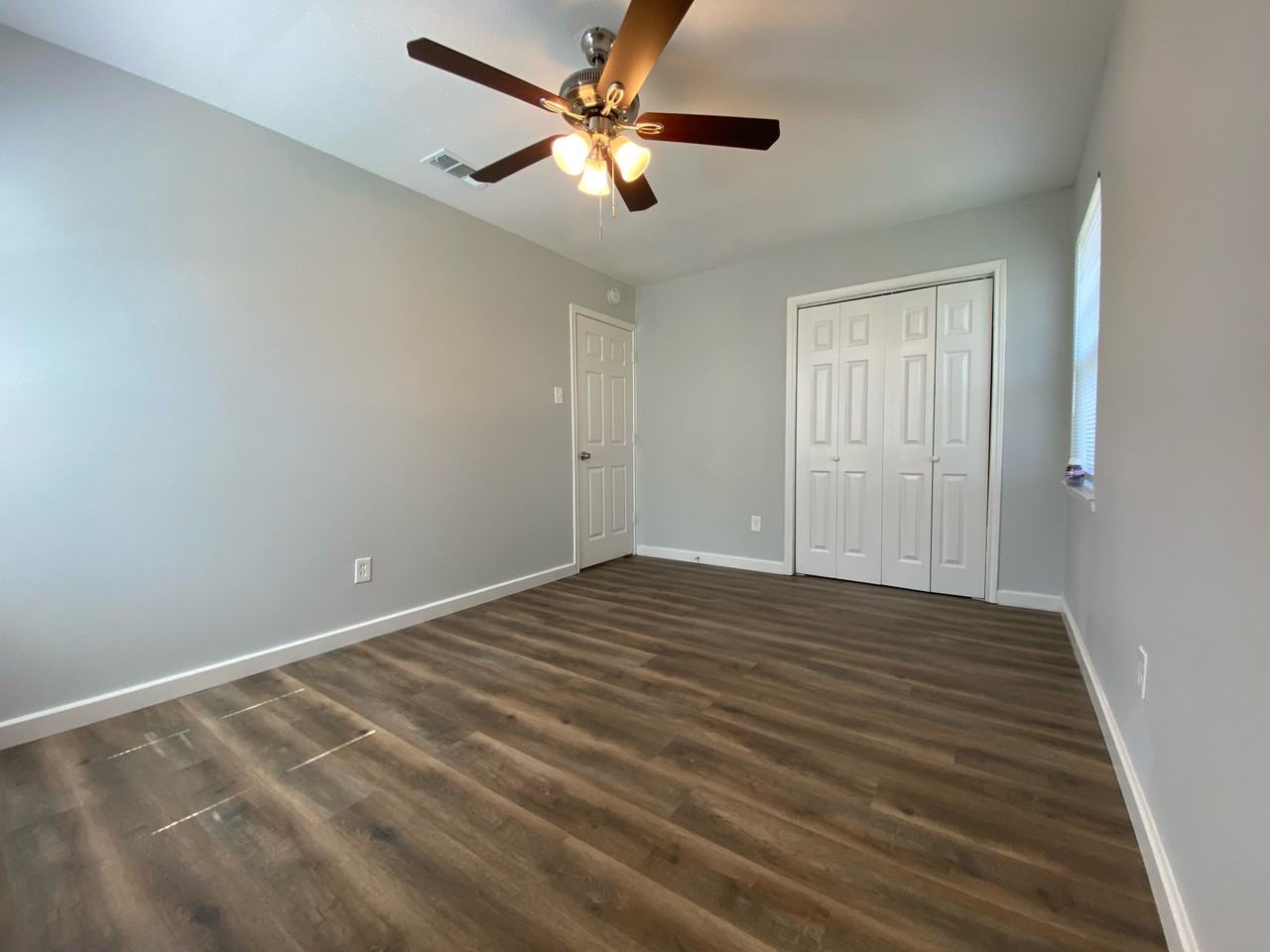1336 E Park Dr - Photo 3 of 25