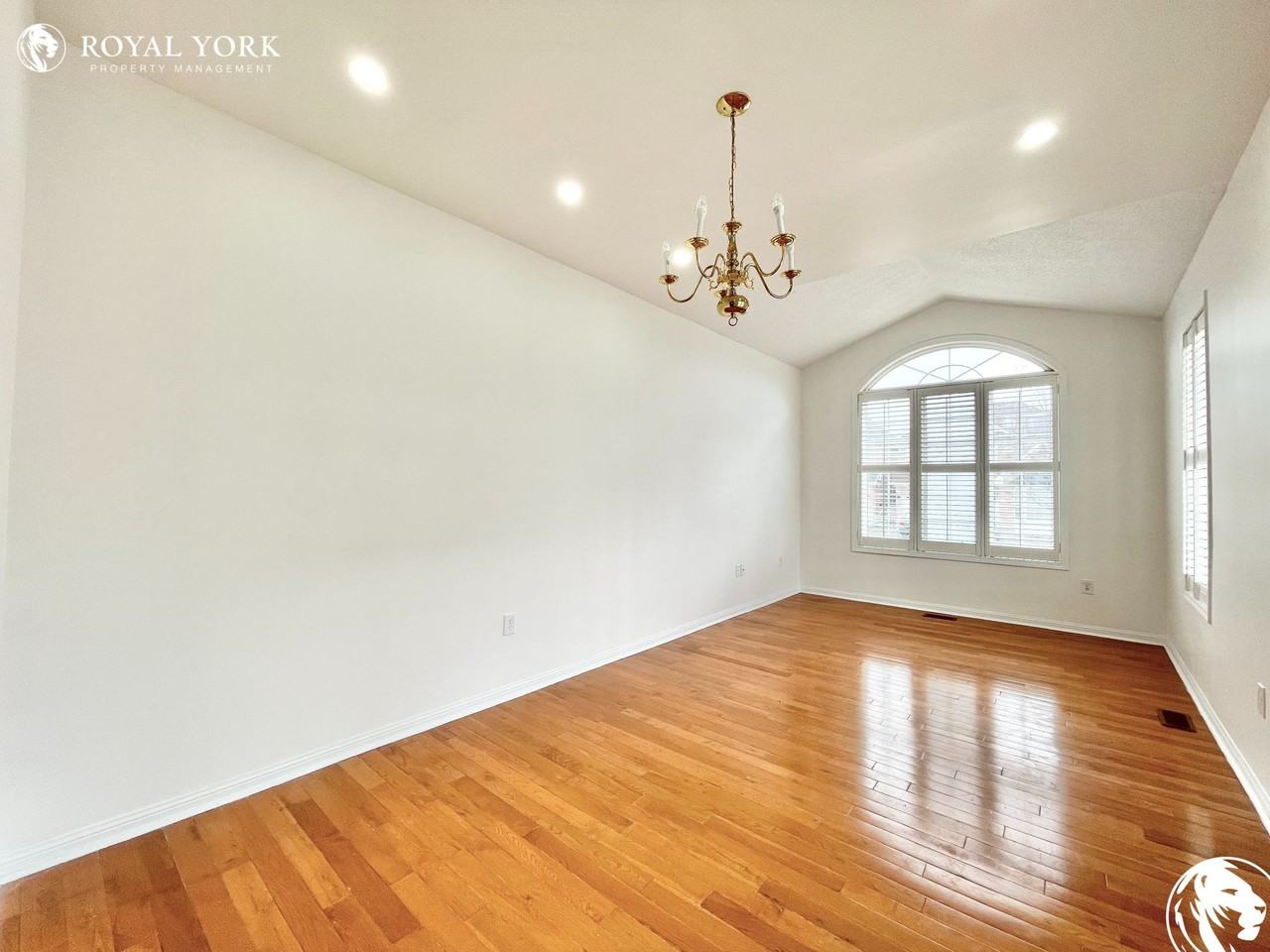 58 Trumpeter St #1 - Photo 2 of 26
