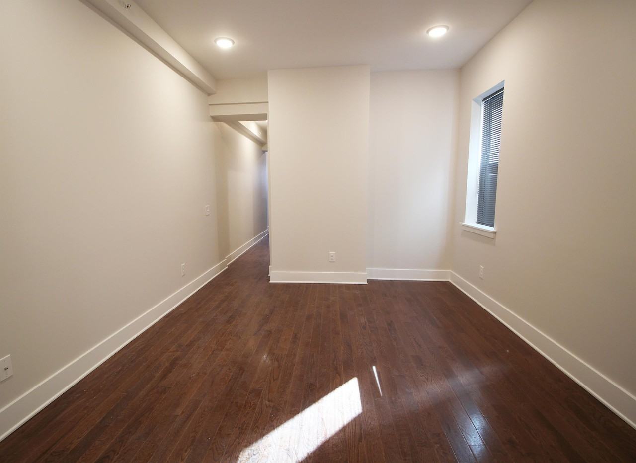 307 Perry StUnit D #D - Photo 6 of 10