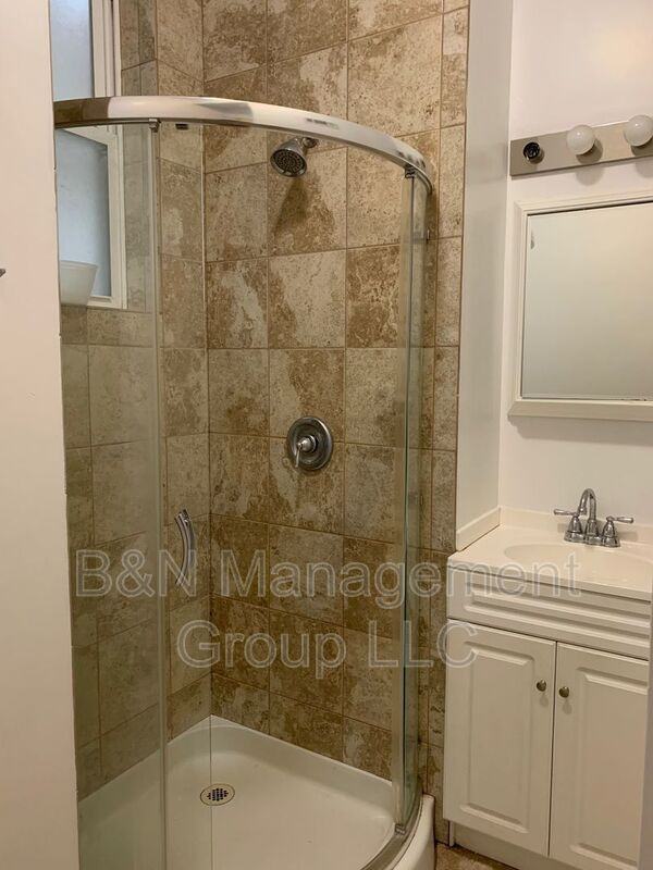 2337 N Janssen Ave #1F - Photo 6 of 8