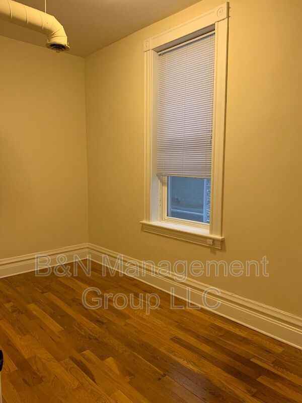 2337 N Janssen Ave #1F - Photo 7 of 8