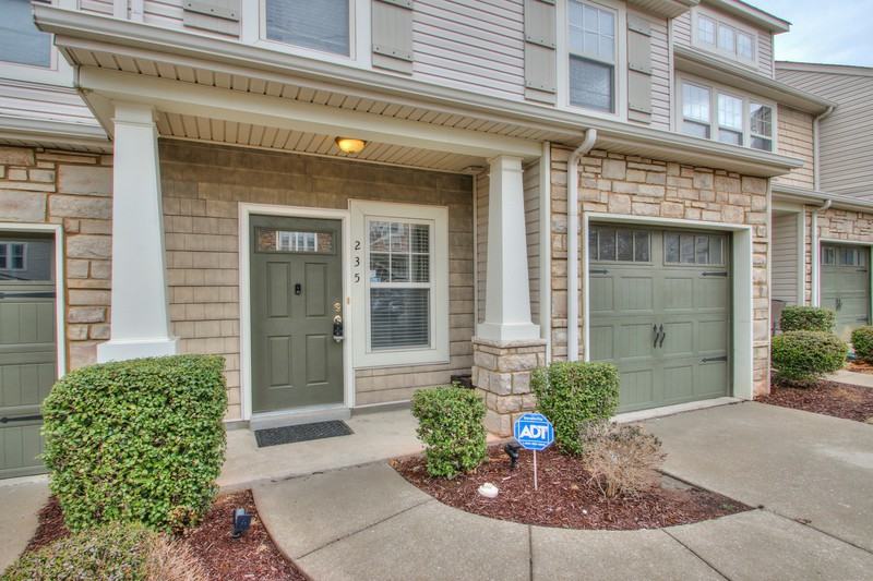 735 Tulip Grove Rd - Photo 2 of 10