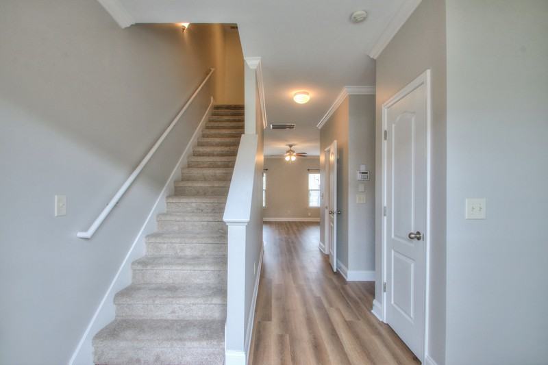 735 Tulip Grove Rd - Photo 3 of 10