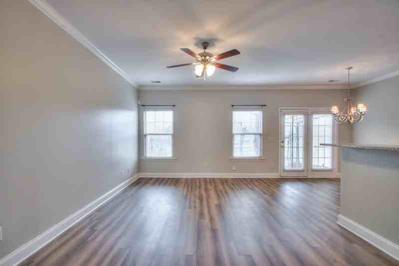 735 Tulip Grove Rd - Photo 4 of 10