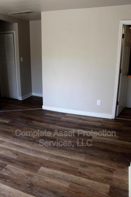 230 E Washington Ave - Photo 2 of 9