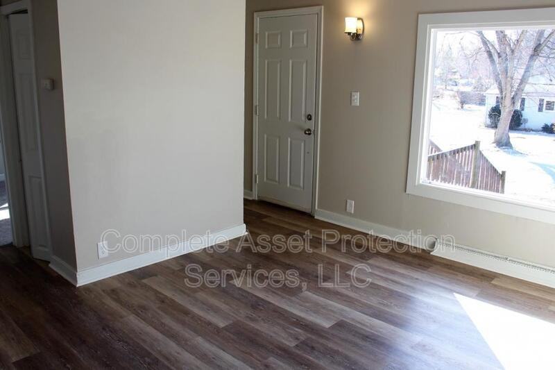 230 E Washington Ave - Photo 3 of 9