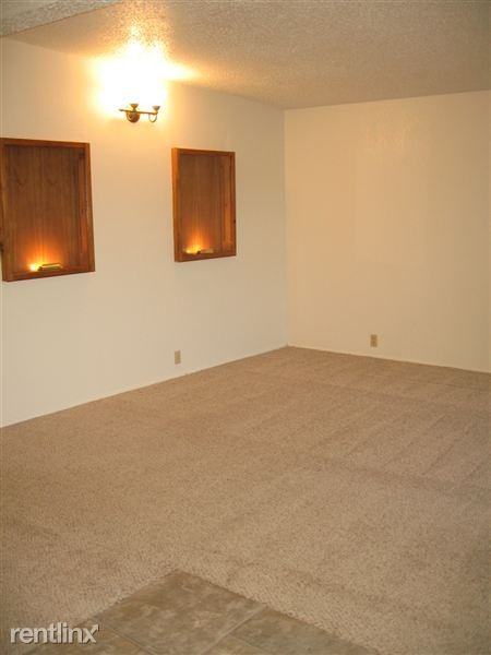 2505 64th St - Photo 3 of 5