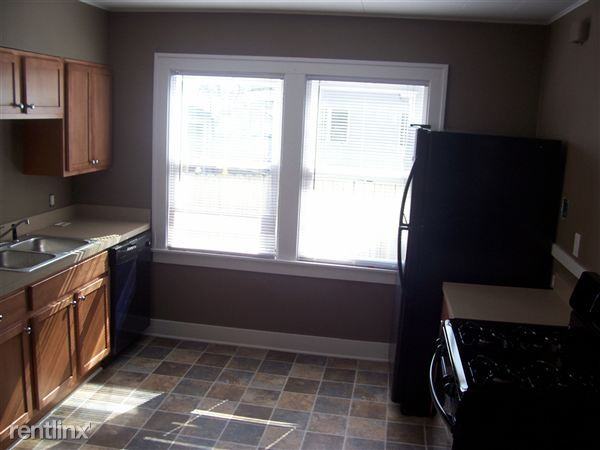 1654 Alpine Ave NW - Photo 2 of 14