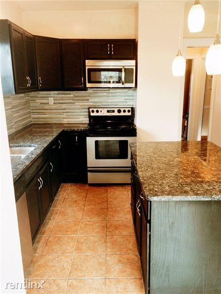 124 Freeman Ave - Photo 2 of 10