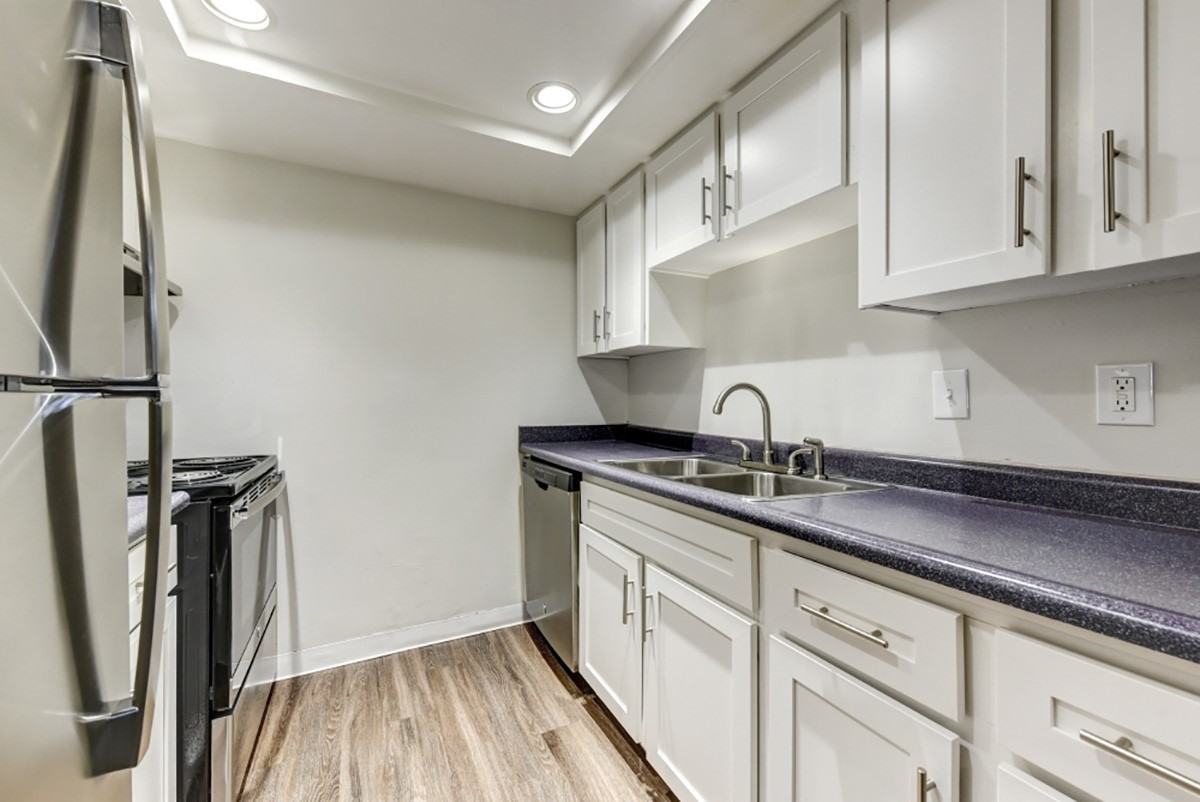Reserve at Oak Park - Photo 3 of 34