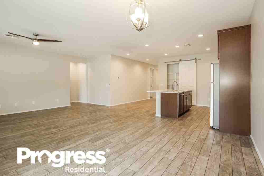 16106 W Desert Hills Dr - Photo 3 of 21
