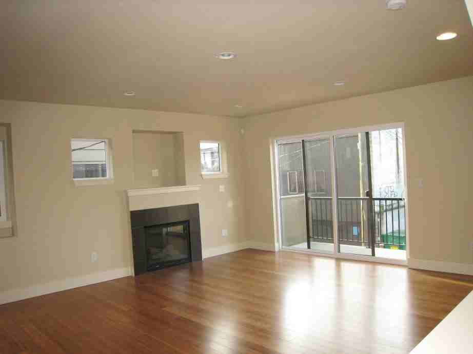 5233 11th Ave Ne #1 - Photo 2 of 14