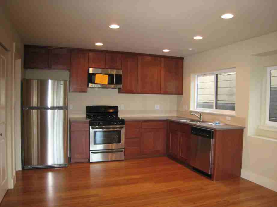 5233 11th Ave Ne #1 - Photo 4 of 14