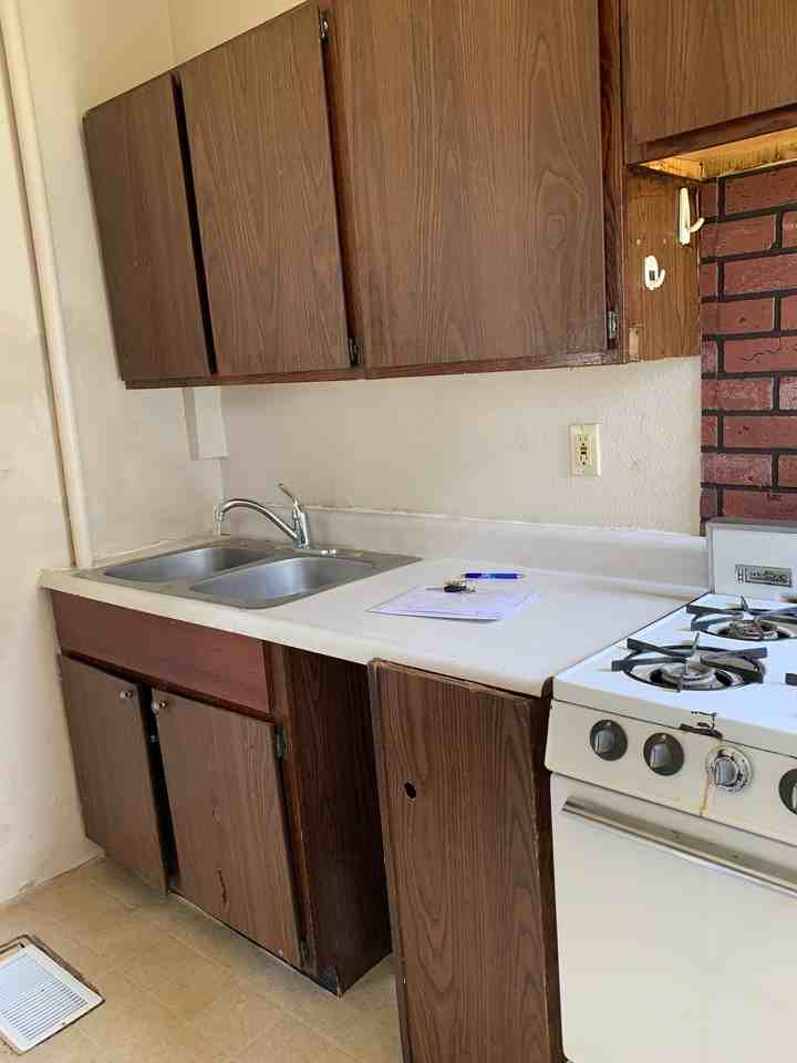 827 W 3rd St #1 - Photo 2 of 4