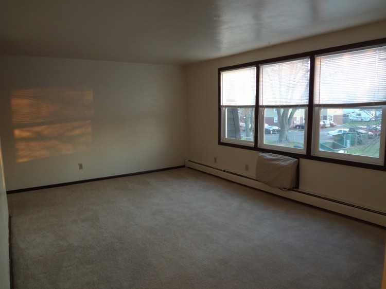 1337 S Norwood Ave #19 - Photo 2 of 5